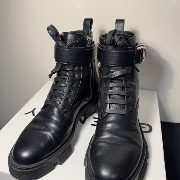 Givenchy leather ankle boots - Picture 7 of 10